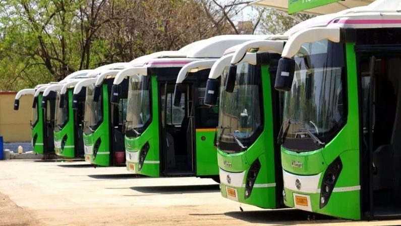 The preparation of the corporation to run up to 300 electric buses on the roads of Surat by the year 2023