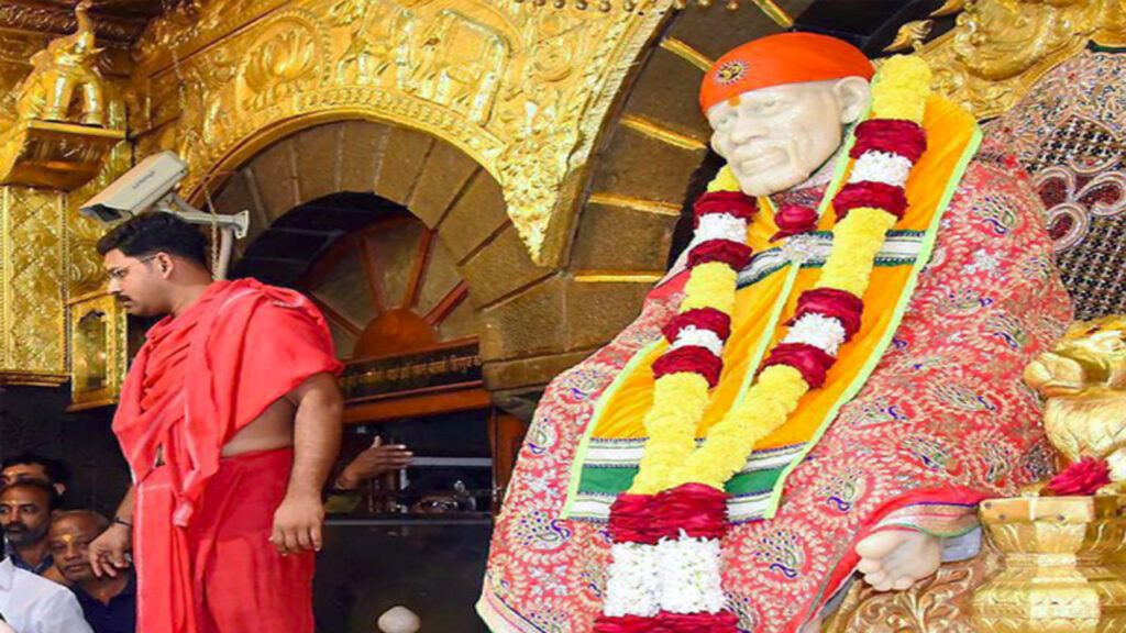 Shirdi receives an average of 400 crores of donations every year, breaking records in the new year too.