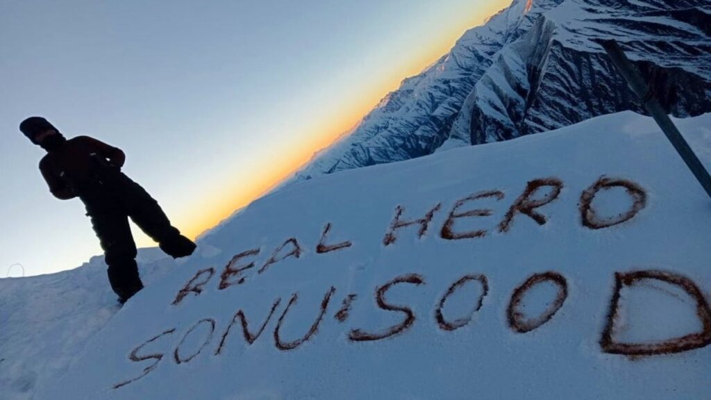 Indian Army personnel paid a special tribute to Sonu Sood on top of the ice