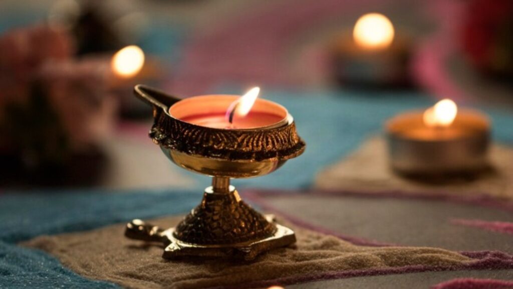 Which lamp is considered auspicious to light in the house? Oil or ghee?