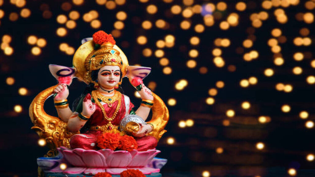 Lakshmi Mata's grace will remain forever if you keep these things at home
