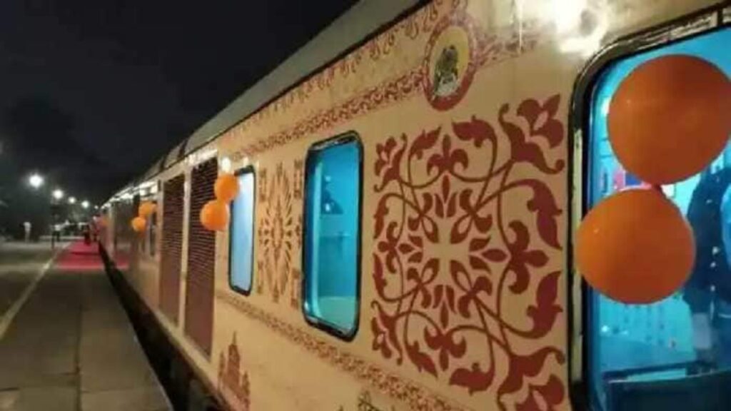 Railways will run AC tourist train for Vibrant Gujarat