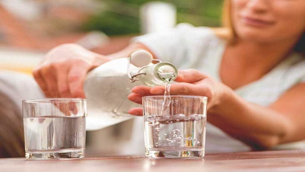 When and how much water should you drink daily? Know in detail