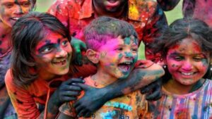 Child Care: Know how to keep children safe from the colors of Holi