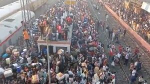 Appointment of officers to monitor crowd at Surat and Udhana railway stations