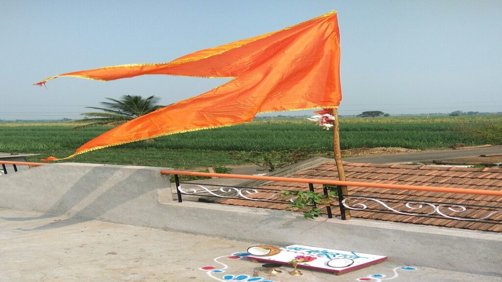 Placing Dhaja on the roof of the house keeps away bad events in life