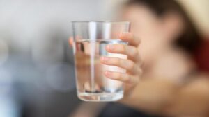 Do you also make these small mistakes while drinking water?