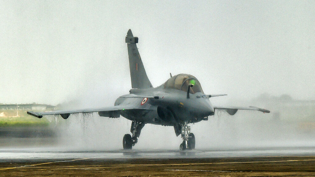 Enemies beware! The Indian Navy will get 26 Rafale-M fighter jets and 3 submarines