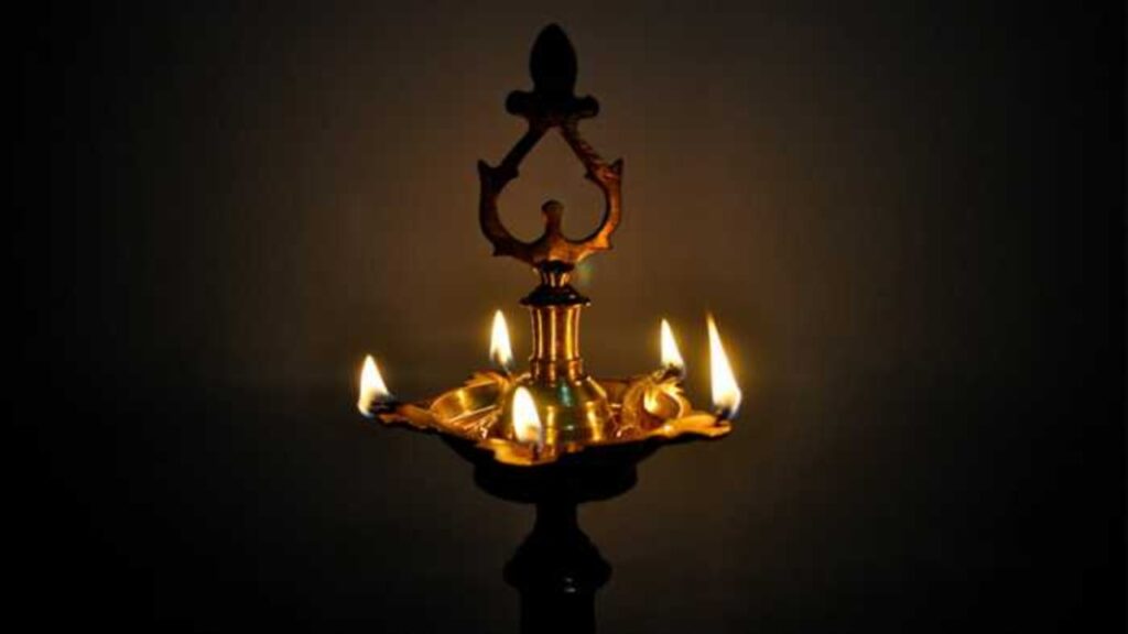 Why lighting a lamp in the house in the evening is considered auspicious? These are its benefits