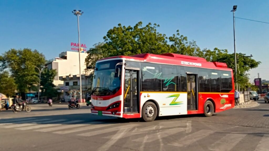 All buses plying in Surat will be electric by 2025