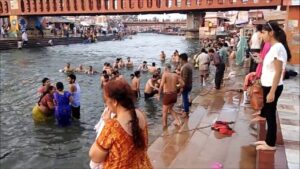 Har Har Mahadev: What is the spiritual and scientific significance of bathing in the Ganga?