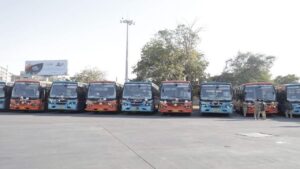 Gujarat ST Corporation will run 500 additional buses in the state from today for Raksha Bandhan