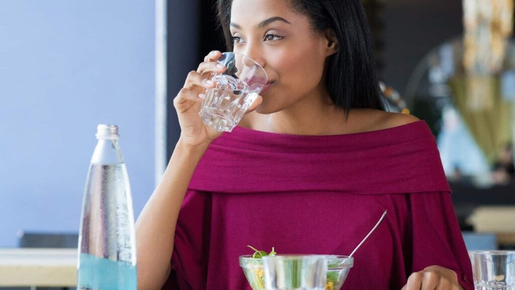 Should you drink water immediately after eating or not? Read the answer to this question