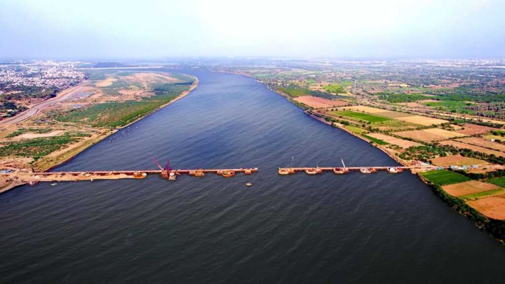 A 720 meter long bridge is being prepared over Tapi river with J-slab track technology