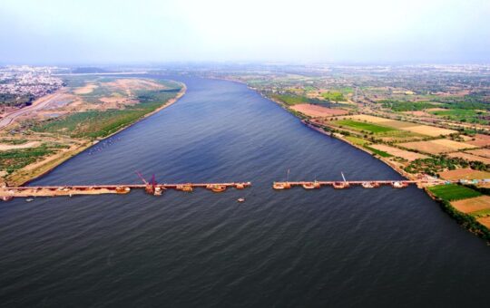 A 720 meter long bridge is being prepared over Tapi river with J-slab track technology