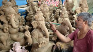 Surtis awakened: Now there is a growing demand for clay idols instead of POP