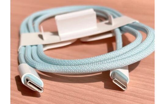 iPhone will not charge with another color cable? Know what is the truth?