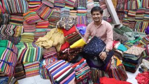 Traders hope for good purchase in Surat's cloth market from Shraddha Paksha