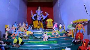 Rumors of theme-based Ganapati Mandap in Surat: Mandap depicting the complete Ramayana in Adajan is the center of attraction.