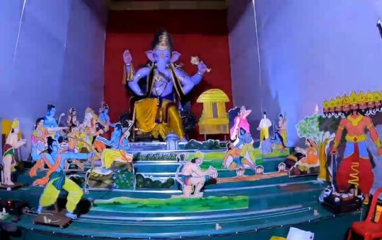 Rumors of theme-based Ganapati Mandap in Surat: Mandap depicting the complete Ramayana in Adajan is the center of attraction.