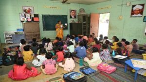 Teacher's Day: These teachers are brightening the future by studying in the tribal areas of Gujarat