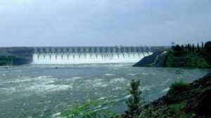 Fear of water cut in South Gujarat: Ukai Dam level has decreased