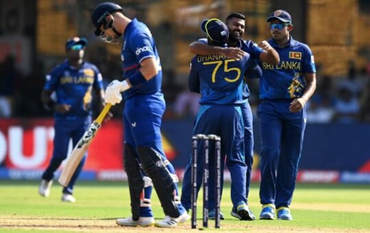 Sri Lanka also beat England badly: finished the match in 26 overs