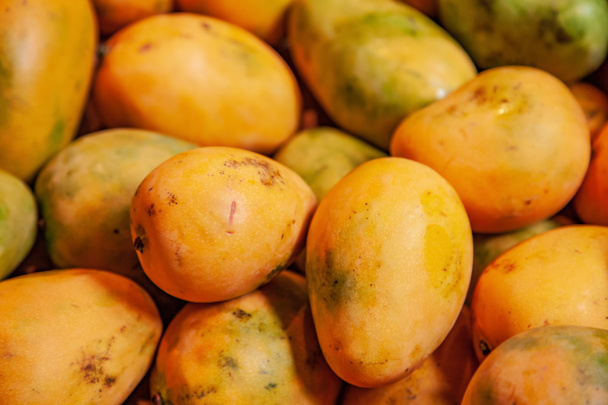 Is it true that mangoes can cause weight gain?